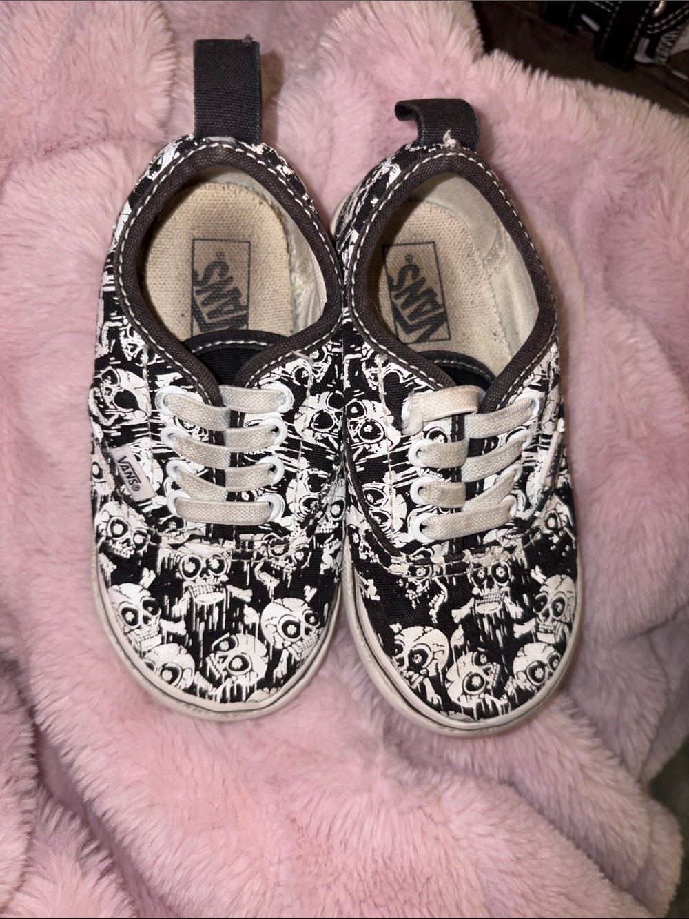 Vans Kids Black & White Skull Print Slip-On Sneakers with Elastic Laces